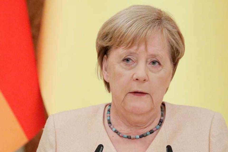 Após 16 anos, Merkel vai deixar poder com prestígio em alta no exterior