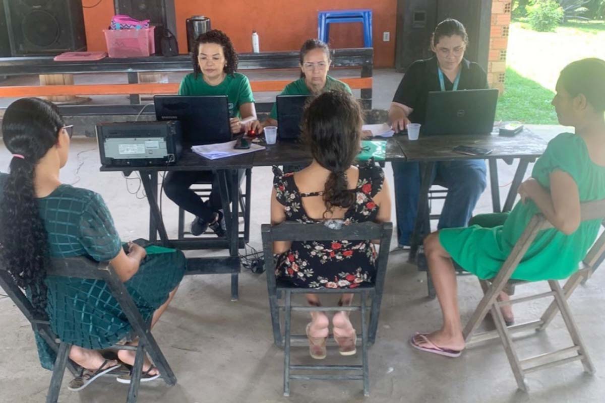 Ação leva cadastro para desconto na conta de luz a comunidades; atendimentos itinerantes orientam moradores e famílias de baixa renda