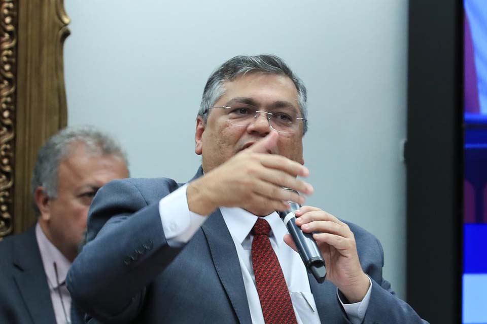 Dino exige de redes sociais retirada de mensagens de ameaça a escolas