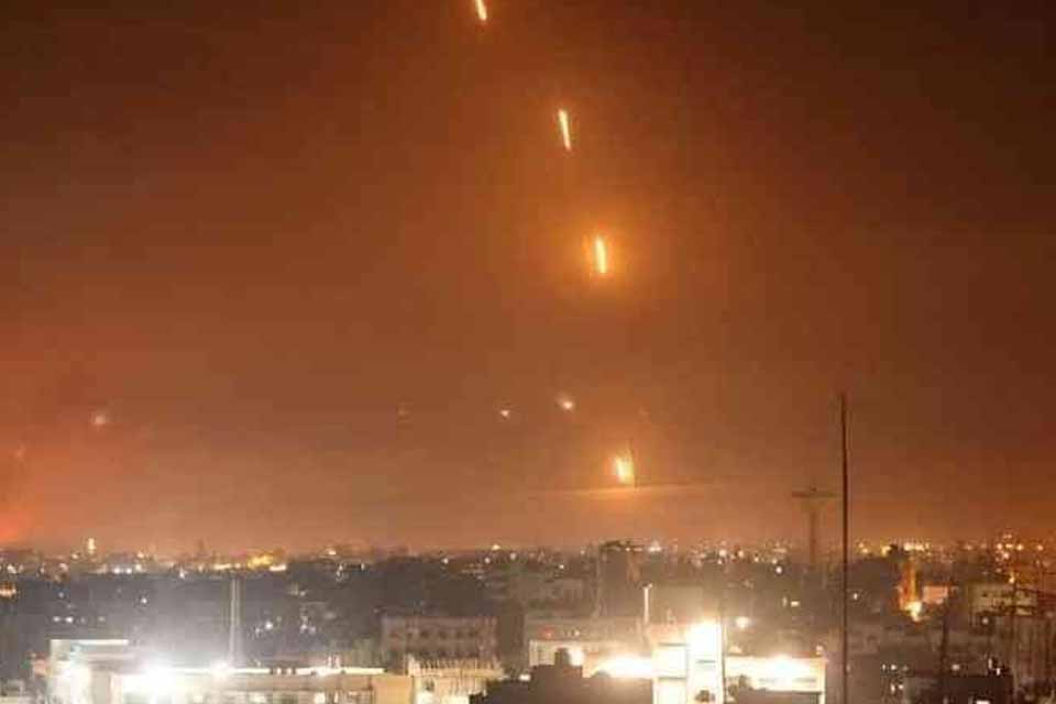 Número de palestinos mortos em Gaza sobe para 83; Mais de 1.600 foguetes lançados contra Israel