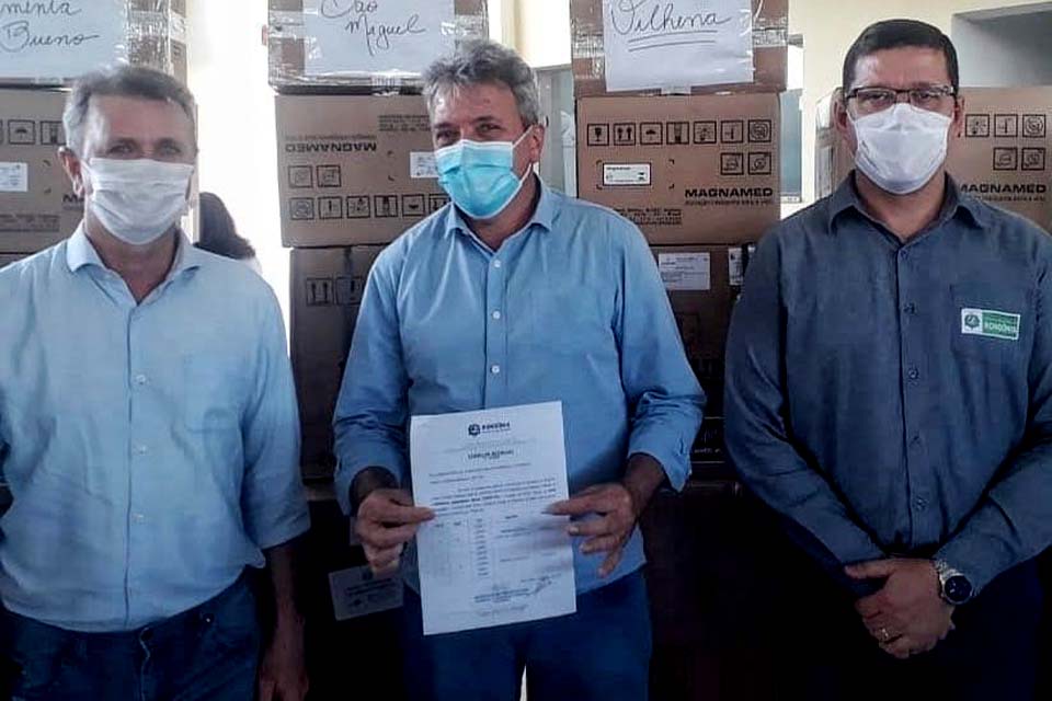 Durante entrega de ventiladores mecânicos em Vilhena, Goebel destaca união dos Poderes no combate à covid-19