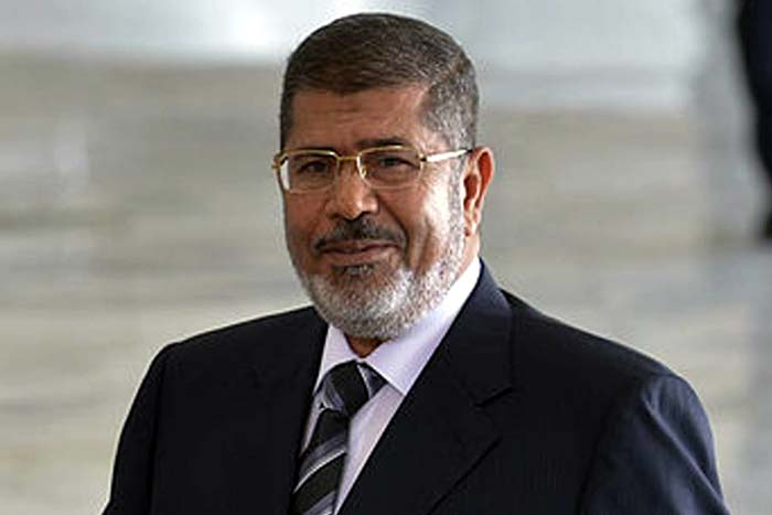 Ex-presidente do Egito é condenado a 3 anos de prisão por ofender juízes