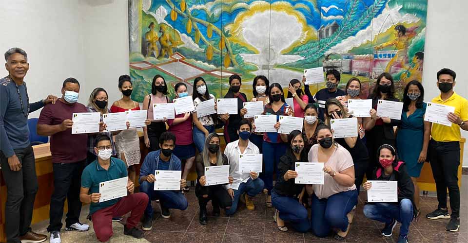 Escola do Legislativo encerra grade do mês com cinco cursos