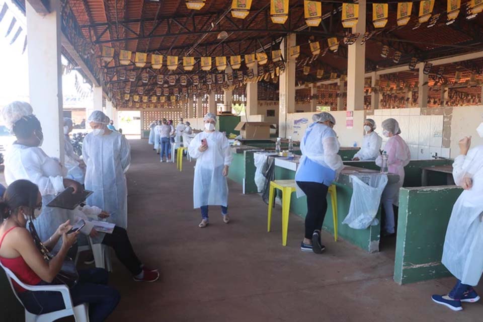 Secretaria Municipal de Saúde realiza Drive-Thru de testagem em massa para COVID-19