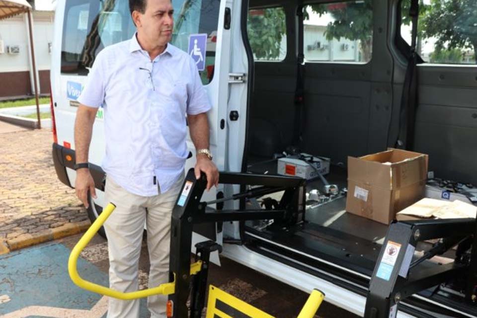Pacientes do Centro Especializado em Reabilitação terão Van exclusiva para transporte