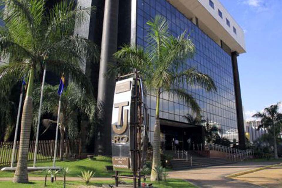 Decisão de 2º grau suspende liminar que impedia publicação de conteúdo jornalístico sobre senador de Rondônia