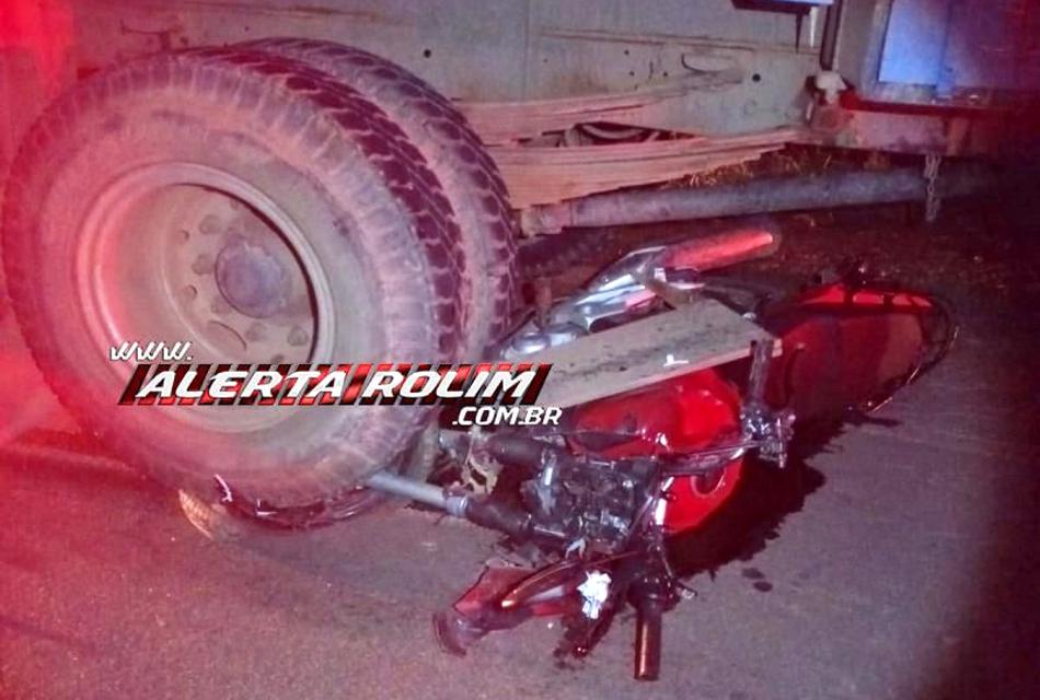 Motociclista fica gravemente ferido após colidir em caminhão na RO-010