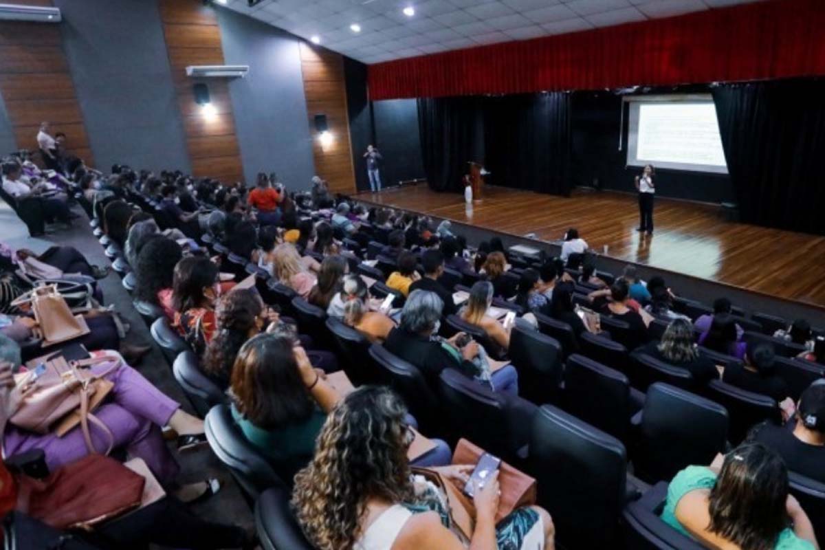 Servidores da educação em Porto Velho recebem treinamento de segurança