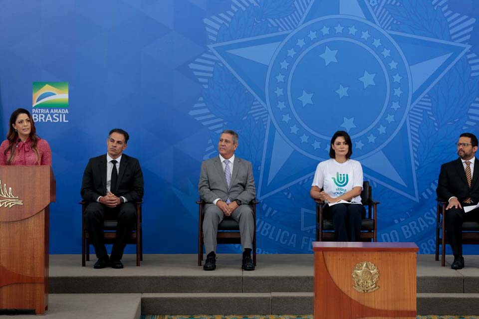 Governo federal lança programa de arrecadação de doações