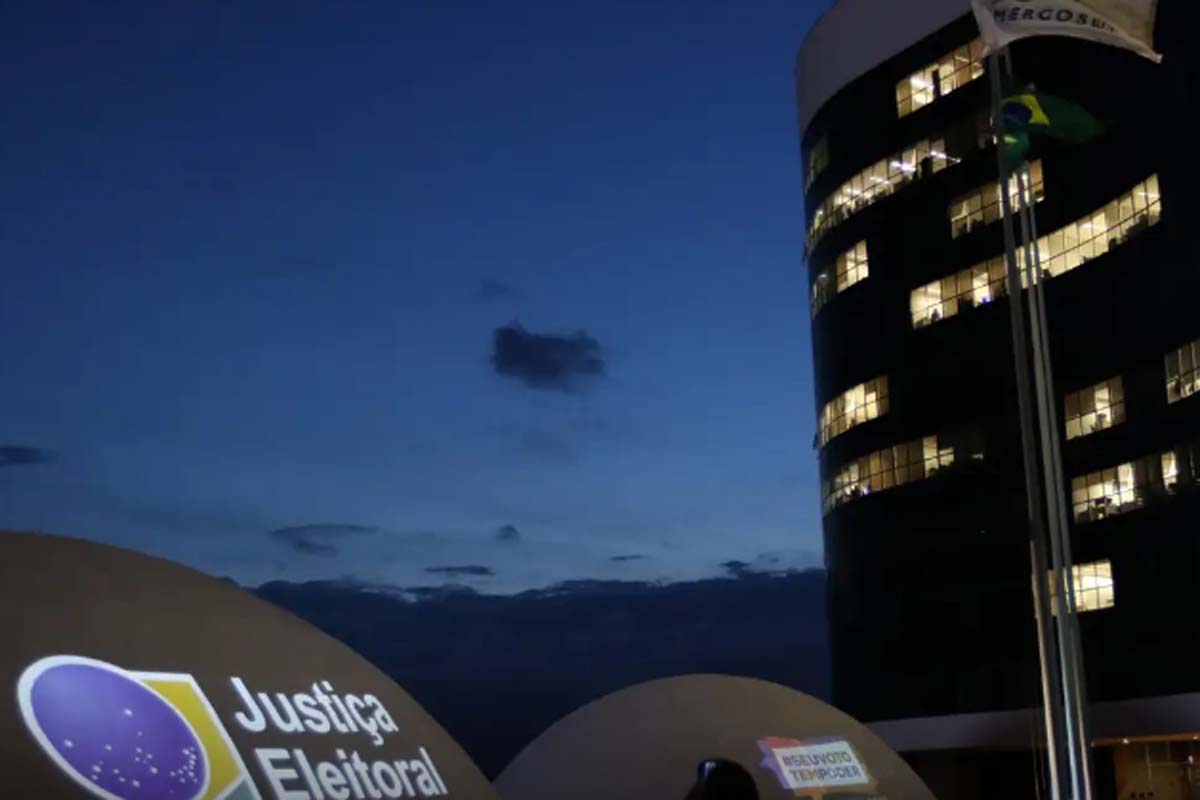 TSE se reúne nesta quinta em busca de consenso sobre IA nas eleições