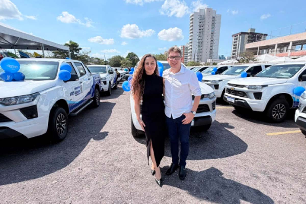 Prefeitura recebe mais três novas caminhonetes; veículos serão utilizados pelas equipes da Secretaria de Desenvolvimento Social