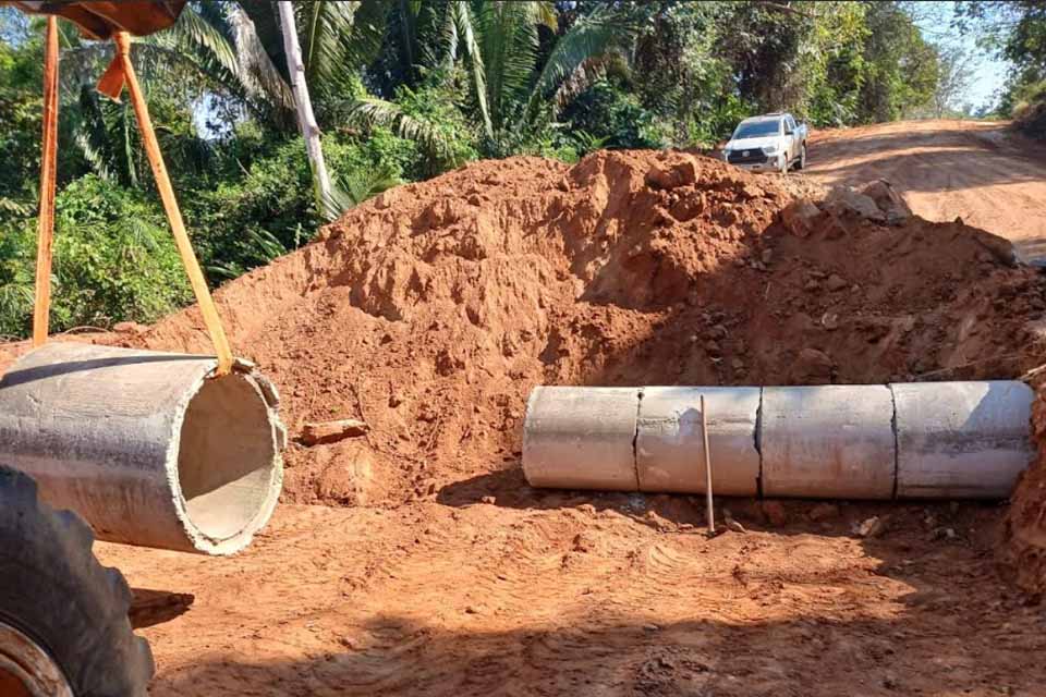 Prefeitura de Jaru finaliza patrolamento da Linha 621; equipe segue com o trabalho na Linha 619