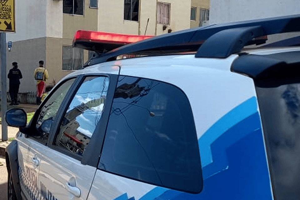 Dupla sai de condomínio Morar Melhor armada e é presa pela PM 