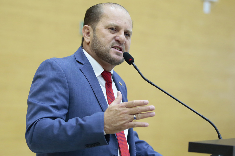 Rondônia não pode ficar de fora do reajuste do preço mínimo do café, afirma deputado Cirone Deiró