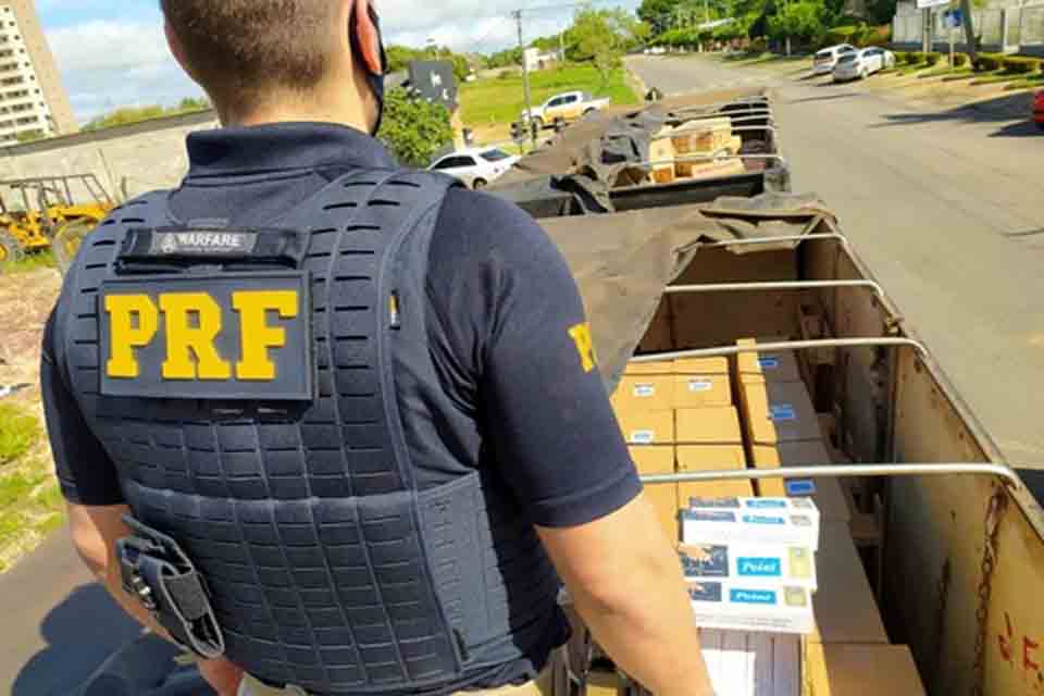 PRF apreende 550 caixas de cigarro contrabandeados em Ji-Paraná 