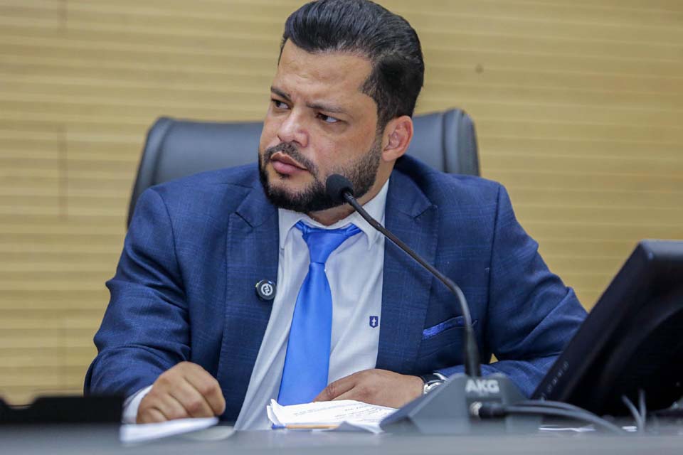 Deputado Edevaldo Neves solicita campanha de vacinação contra Hepatite B para policiais penais em Rondônia