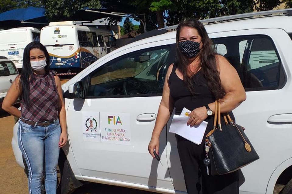 Prefeitura entrega veículo para instituição de acolhimento às crianças e adolescentes