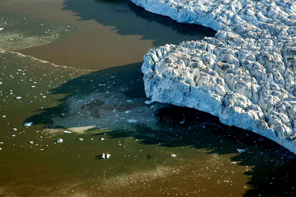 Nível do mar continua a subir em ritmo alarmante, alerta relatório