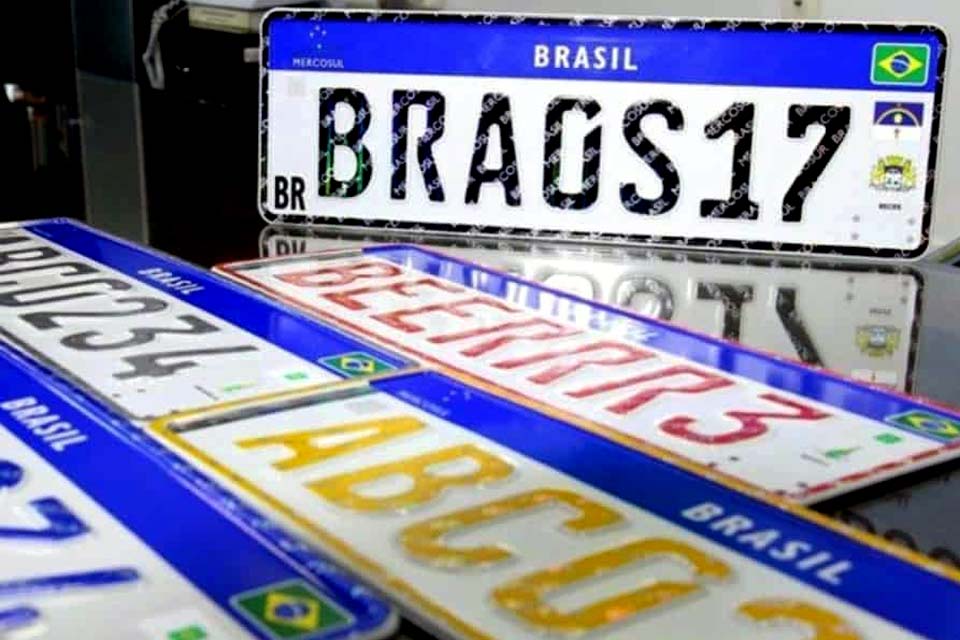 Novas placas de veículos serão obrigatórias a partir de 31 de janeiro