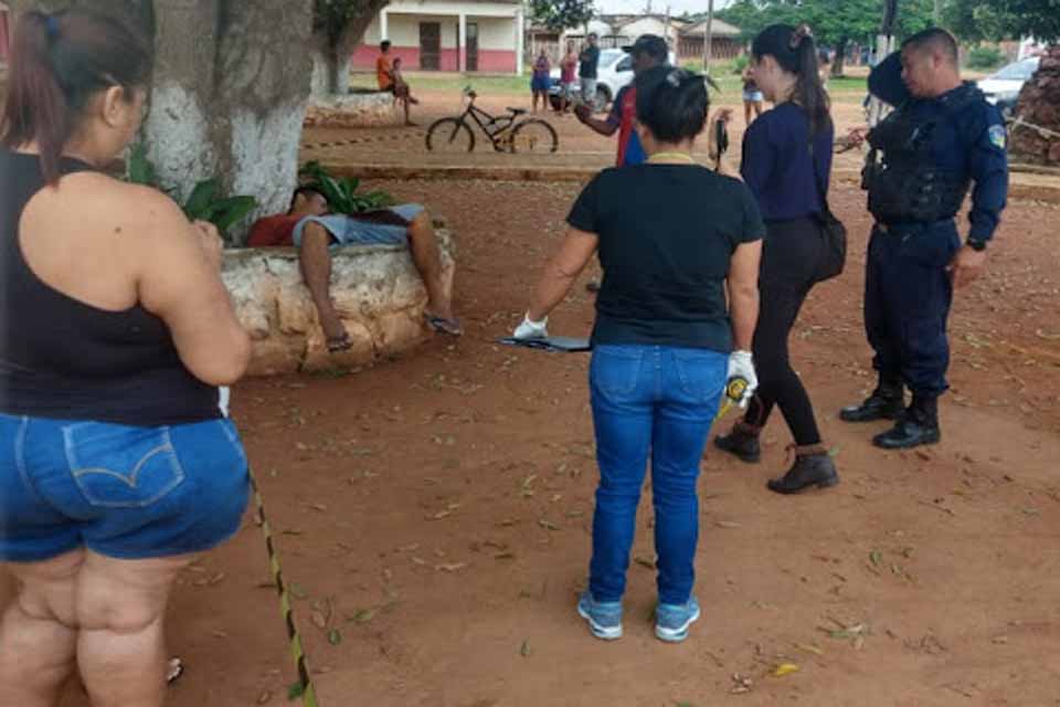 Homem é morto com golpe de faca em frente a Igreja em Guajará-Mirim