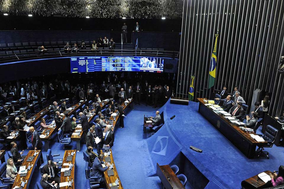 Senadores destacam regulamentação do novo Fundeb, sancionada sem vetos