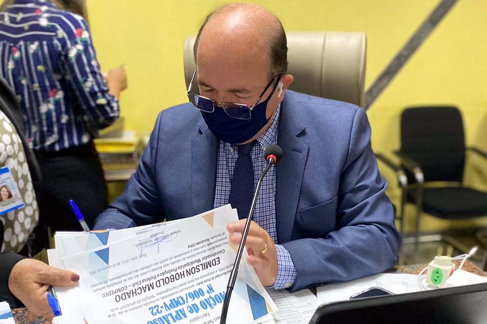 Prefeitura de Porto Velho faz recapeamento de via na zona Leste após pedido de Edwilson Negreiros 