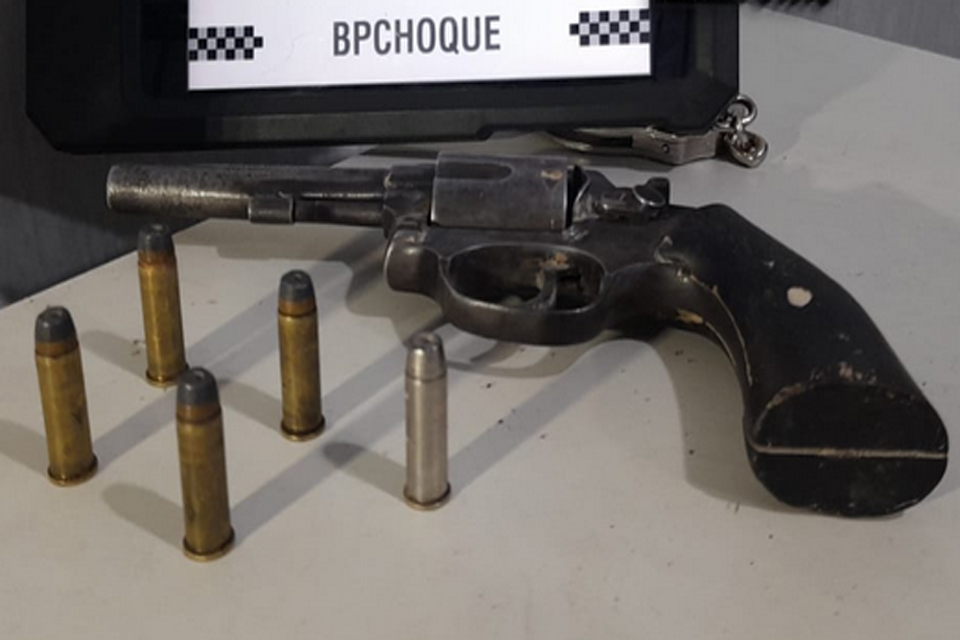 Jovem é preso com revólver na Vila Princesa em Porto Velho