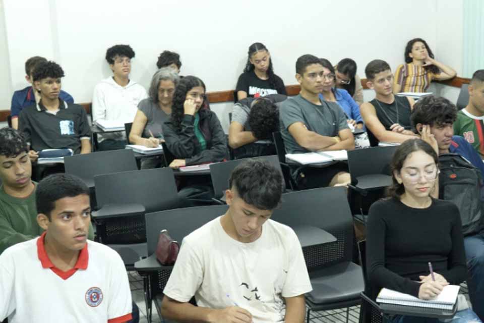 Superação Pré-Enem reforça inclusão educacional e garante oportunidade gratuita a estudantes de Porto Velho