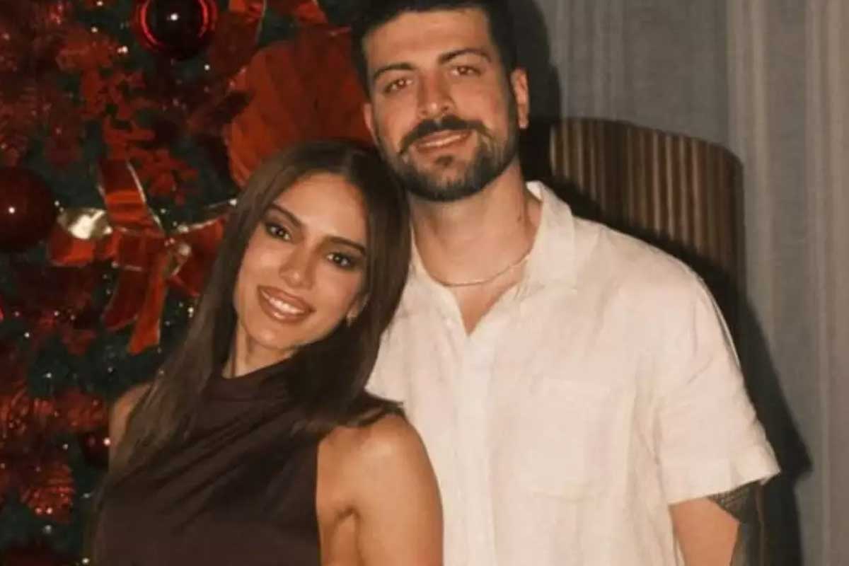 Anitta anuncia pausa no relacionamento com Ian Bortolanza: “Comemorei cedo demais”