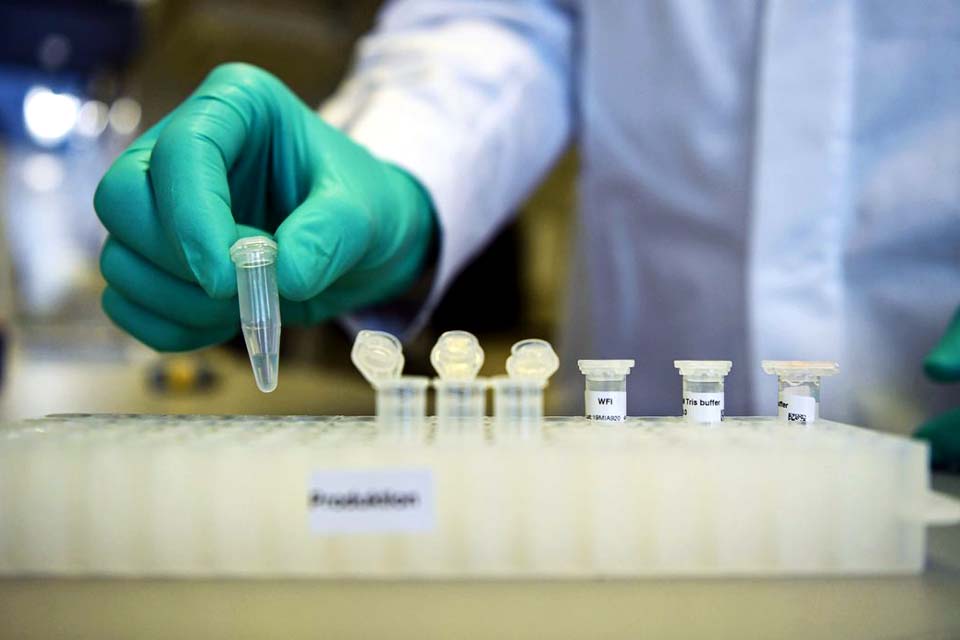 Instituto alemão diz que vacinação pode começar em 2021