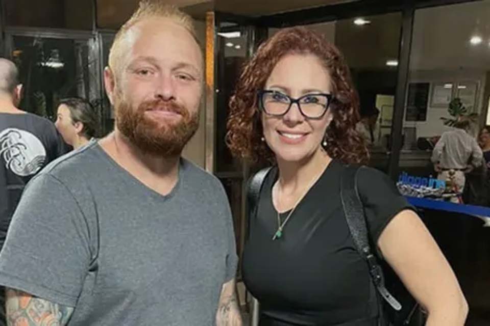 Contrato levanta suspeita de que Carla Zambelli teria pagado com dinheiro público o hacker que invadiu sistemas da Justiça