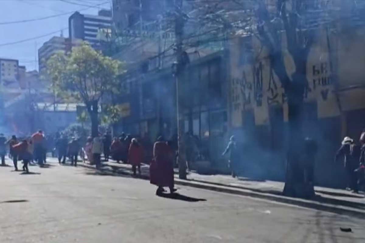 Protestos contra crise econômica provocam caos e bloqueios na Bolívia