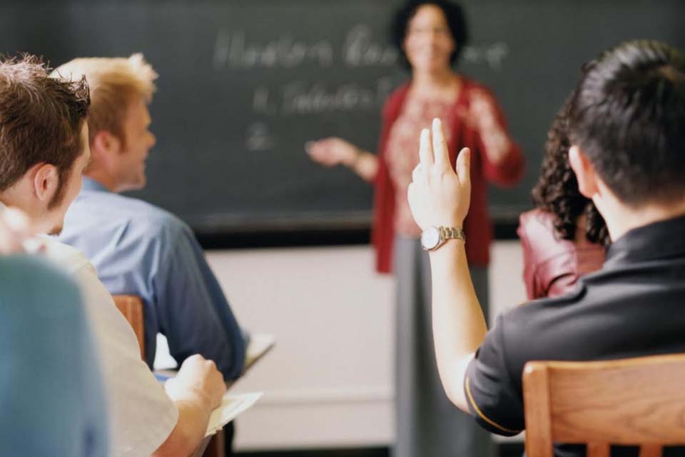 Acordo judicial garante a regularização de pagamento de salários atrasados e a vencer a professores universitários