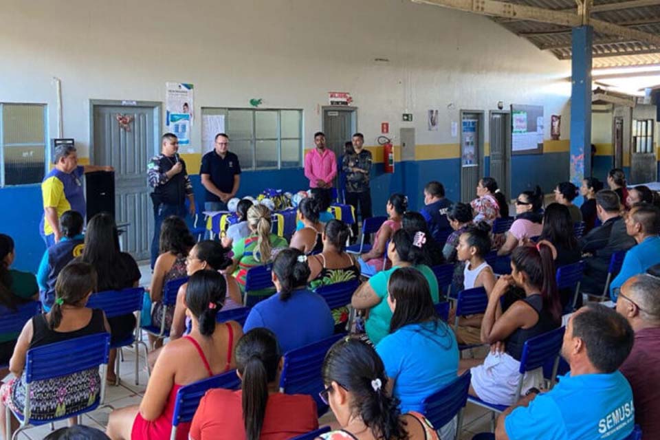 Estudantes de São Carlos recebem uniformes e materiais esportivos produzidos no sistema prisional