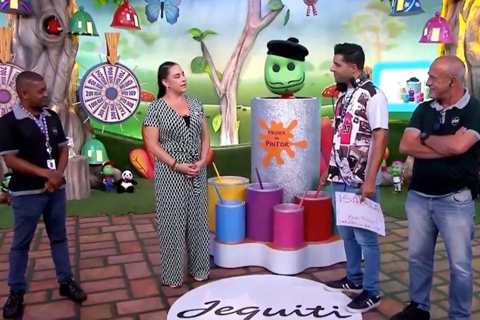 VÍDEO - Filha de Silvio Santos dá bronca ao vivo em funcionários do SBT: 'Ficaram que nem idiotas andando pelo corredor?'