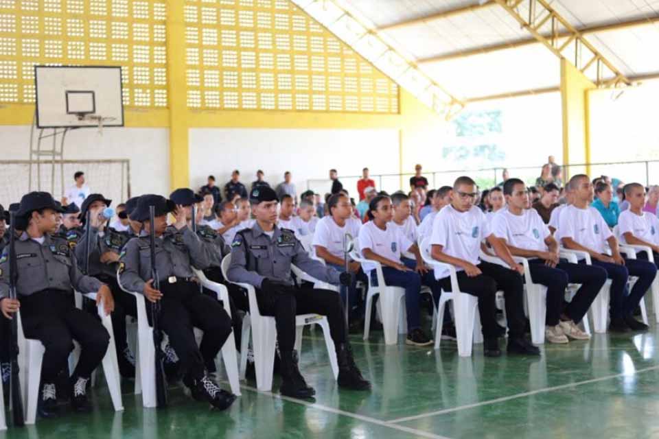 Aula inaugural para formação de mais uma turma de jovens com princípios éticos é realizada pelo governo de RO, em Monte Negro