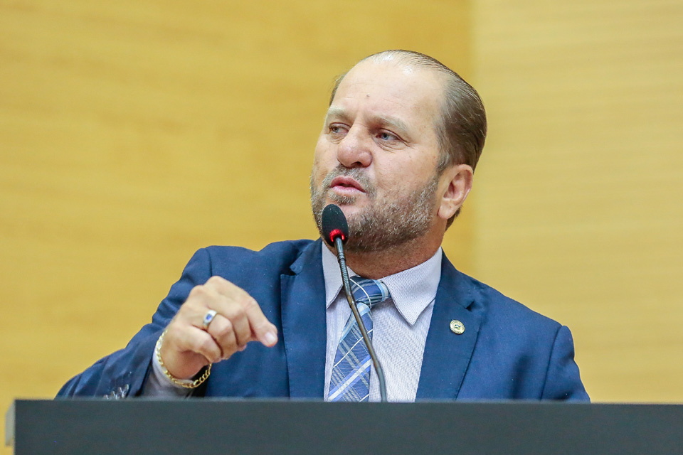 Deputado Cirone Deiró pede o envio urgente do PCCR da saúde para a Assembleia Legislativa