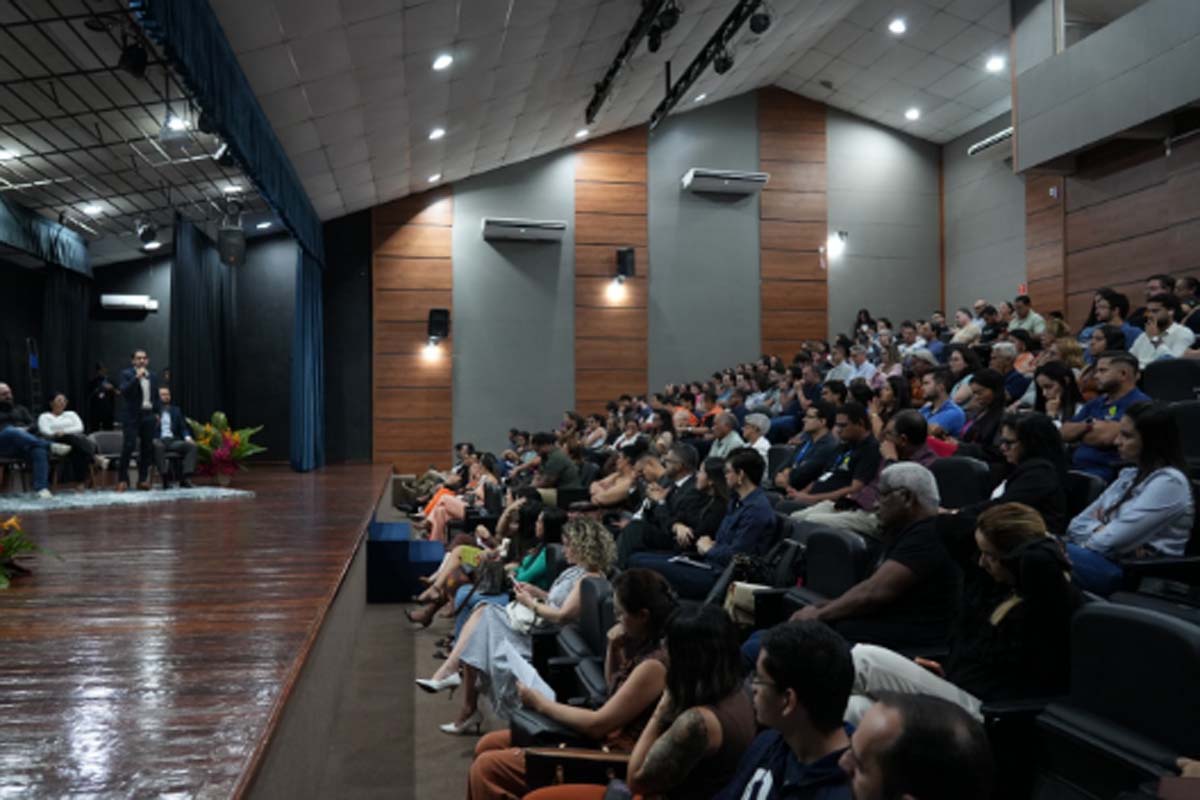 Porto Velho dá posse a novos diretores escolares selecionados por critérios técnicos e de competência