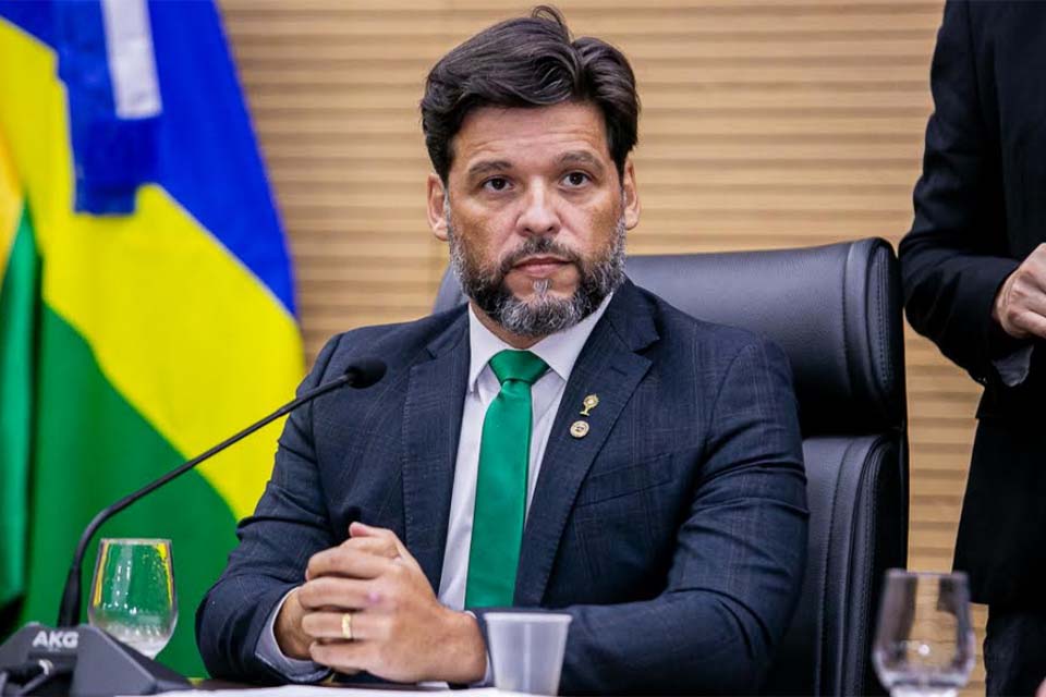 Deputado Camargo cobra Governo sobre auxílio-alimentação e transporte para profissionais da Saúde e Educação