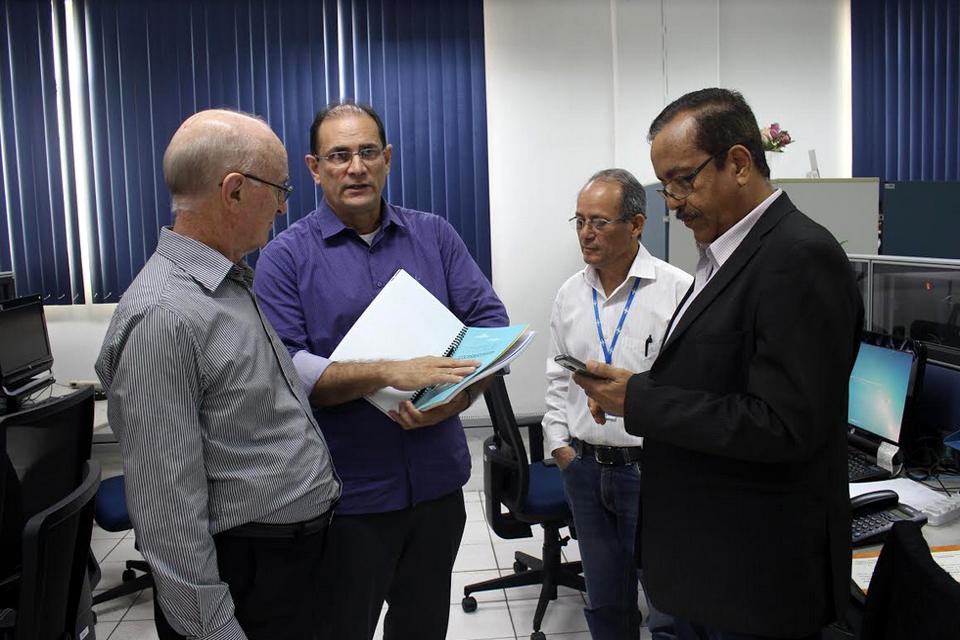 Diretor do Sebrae apresenta empreendedorismo a escritores