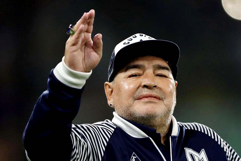 Maradona é internado em hospital na Argentina