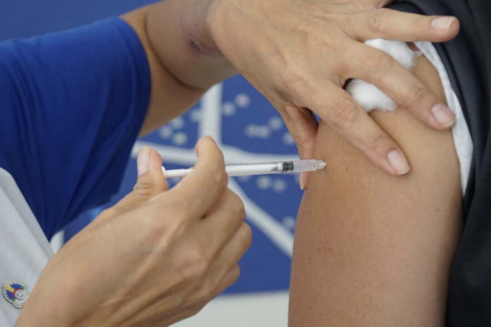 Covid-19: vacinação de idosos será ampliada em junho no Rio