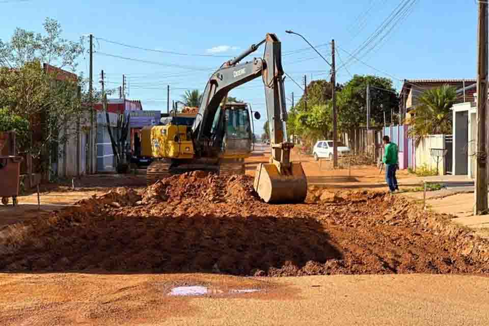 Prefeitura de Vilhena inicia pavimentação de mais 5 km de asfalto nos setores 15 e 17