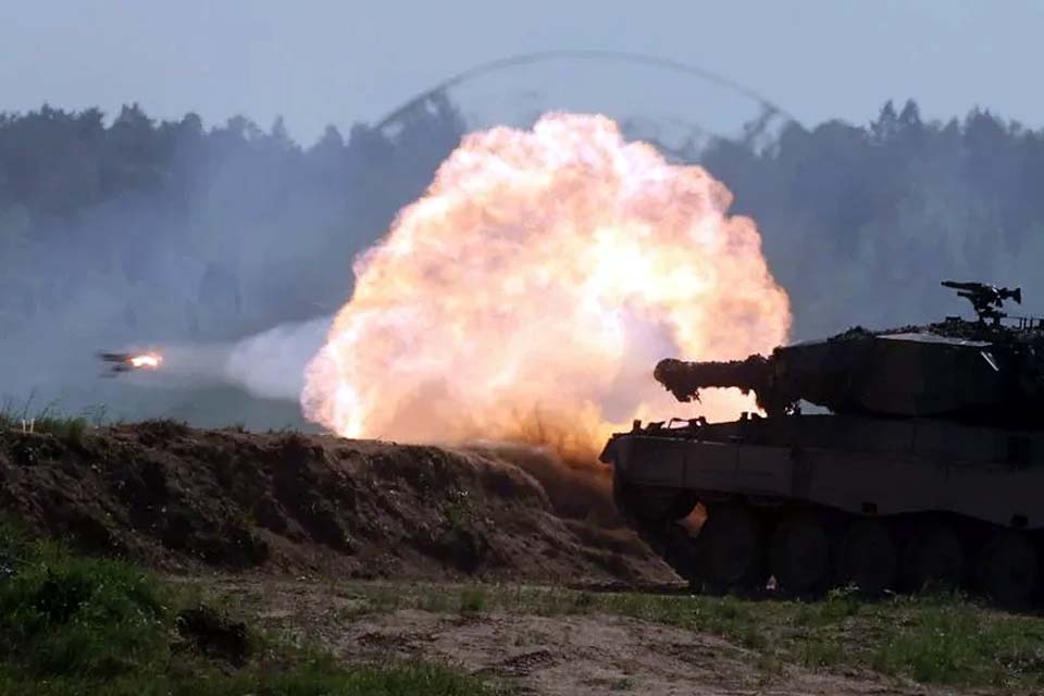 Imprensa francesa critica chanceler alemão sobre imbróglio no fornecimento de tanques à Ucrânia