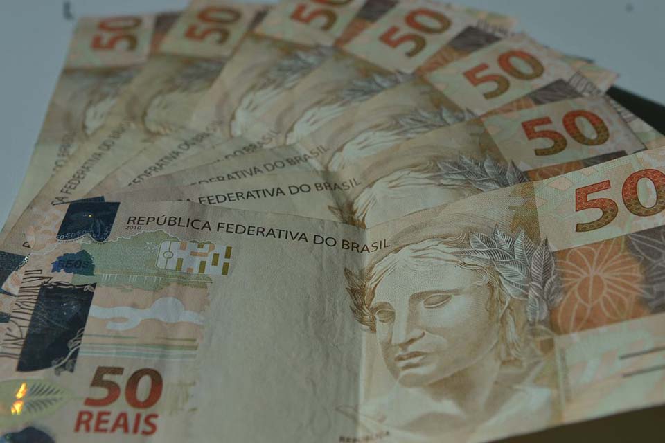 Mercado financeiro reduz estimativa de inflação para 3,25% este ano