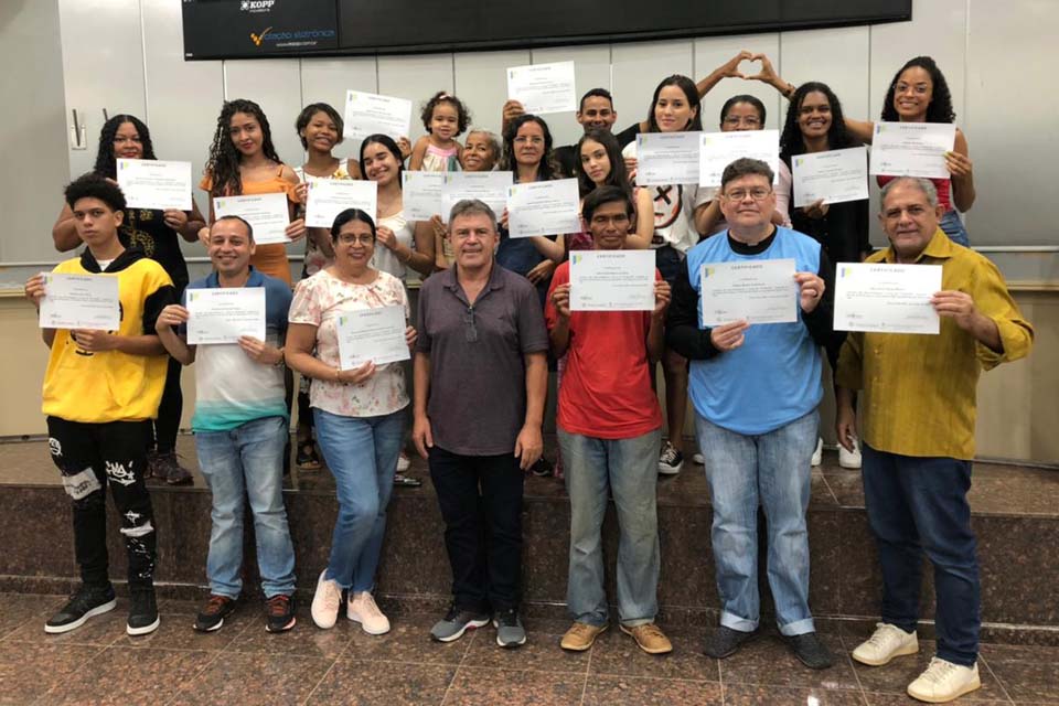 Escola do Legislativo finaliza cursos e prepara a grade de junho