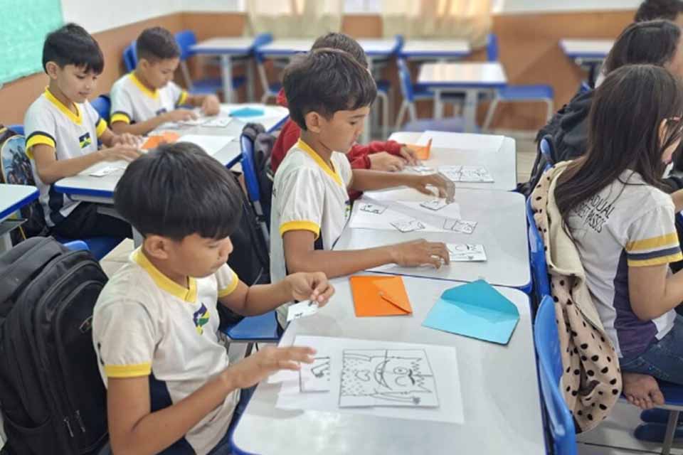 Tema sobre sentimentos mobiliza alunos quanto às emoções e o trânsito, na penúltima aula do projeto Agente Mirim