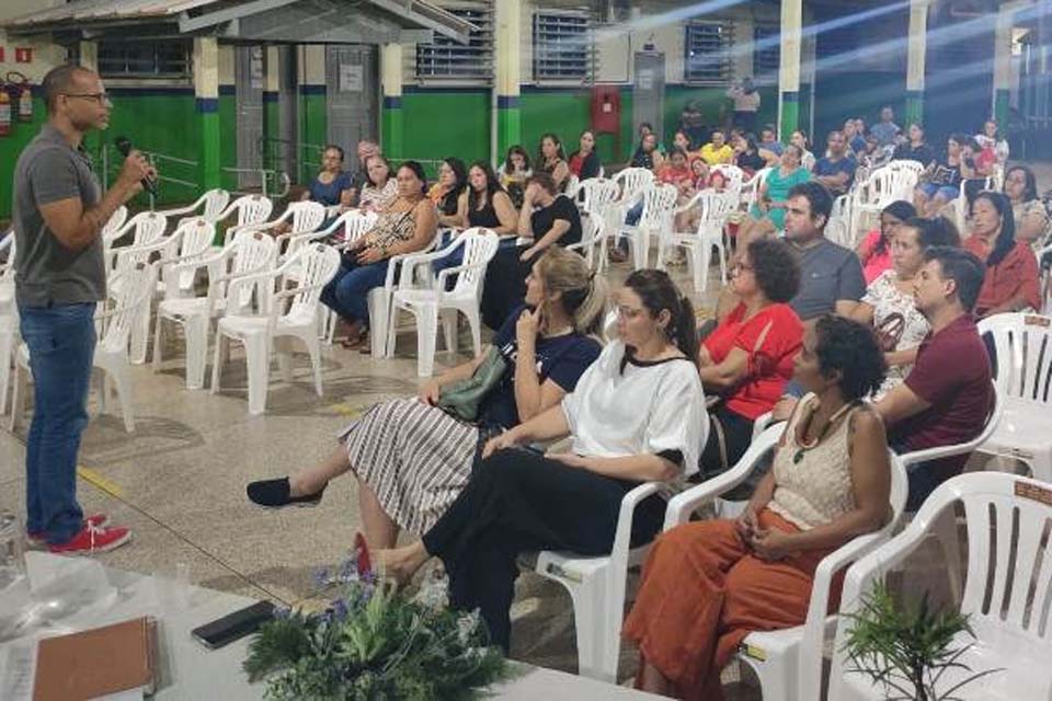 Comarca lança projeto Justiça Restaurativa na escola Valdair Manfredinho que passa a utilizar a técnica para prevenir conflitos