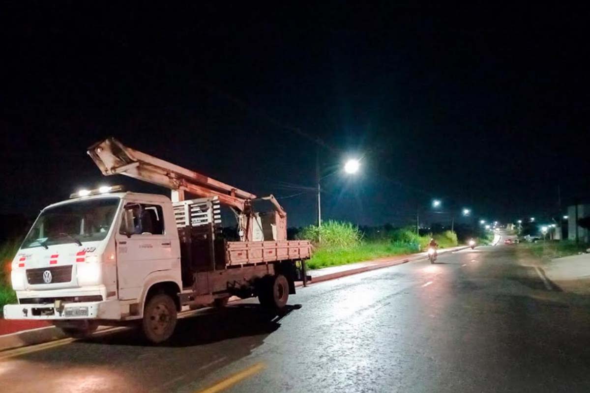 Prefeitura amplia manutenção da iluminação pública e reforça segurança nos bairros