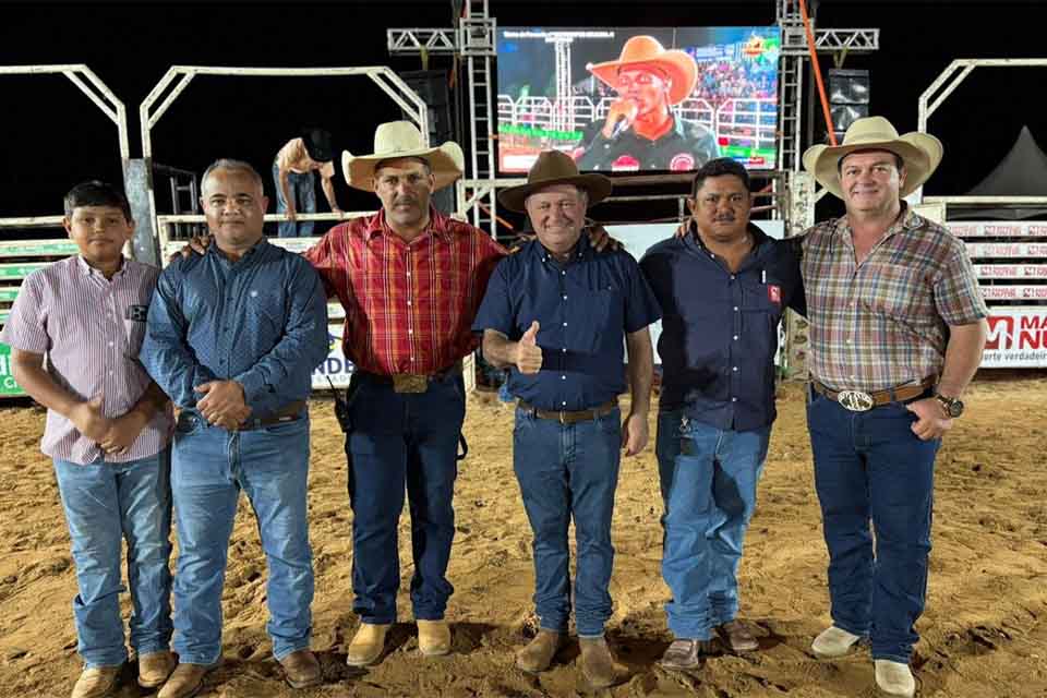 Pedro Fernandes celebra sucesso do Rodeio Expocampo em Campo Novo de Rondônia